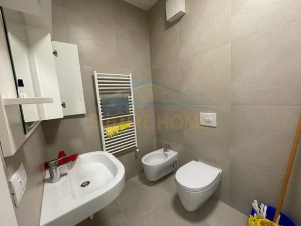 Tirane, jepet me qera apartament 2+1 Kati 7, 107 m² 1.100 Euro (Ambassador 3)