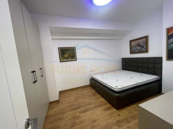 Tirane, jepet me qera apartament 2+1 Kati 7, 107 m² 1.100 Euro (Ambassador 3)