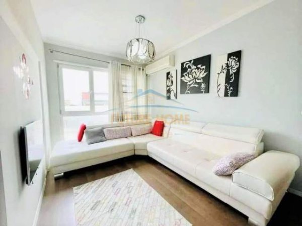 Tirane, jepet me qera apartament 2+1 Kati 4, 97 m² 600 Euro (Rruga Eduard Mano)