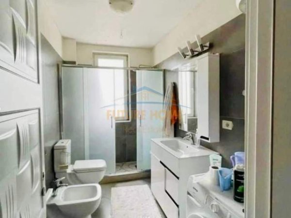 Tirane, jepet me qera apartament 2+1 Kati 4, 97 m² 600 Euro (Rruga Eduard Mano)