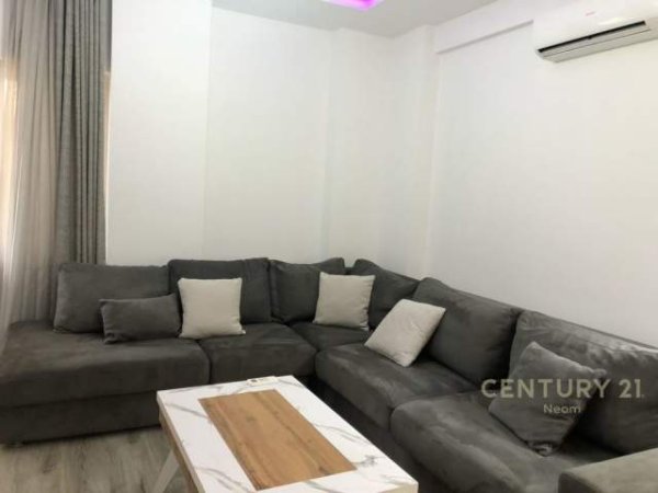 Tirane, jepet me qera apartament 1+1+BLK Kati 1, 55 m² 500 Euro (Liqen i Thate)
