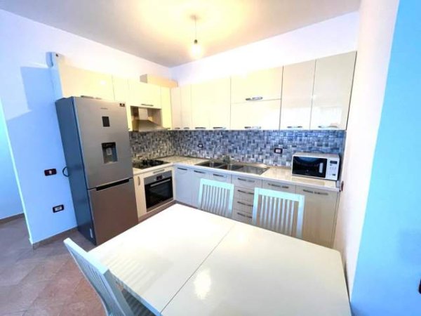 Tirane, jepet me qera apartament 2+1+BLK Kati 4, 100 m² 500 Euro (Kompleksi Delijorgji)