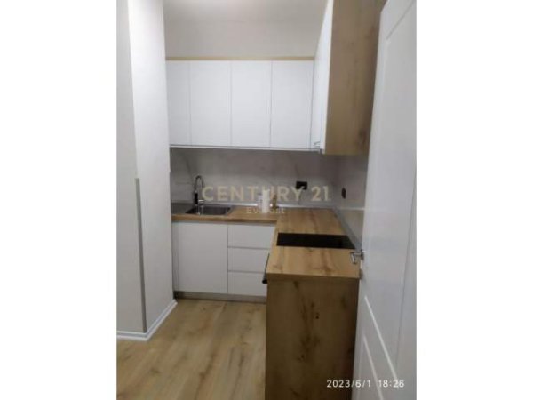 Tirane, jepet me qera apartament 1+1 Kati 4, 46 m² 500 Euro (Rr. e Bogdaneve, Rruga e Kavajës)