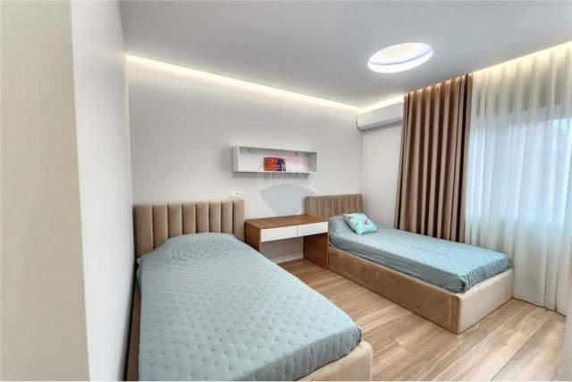 Tirane, shitet apartament 2+1 Kati 9, 112 m² 225.000 Euro (Komuna e Parisit)