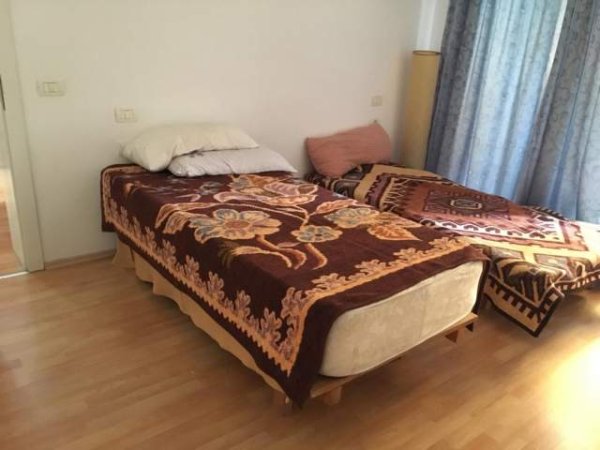 Tirane, jepet me qera apartament 2+1 Kati 5, 80 m² 50.000 Leke (Petro Nini Luarasi)