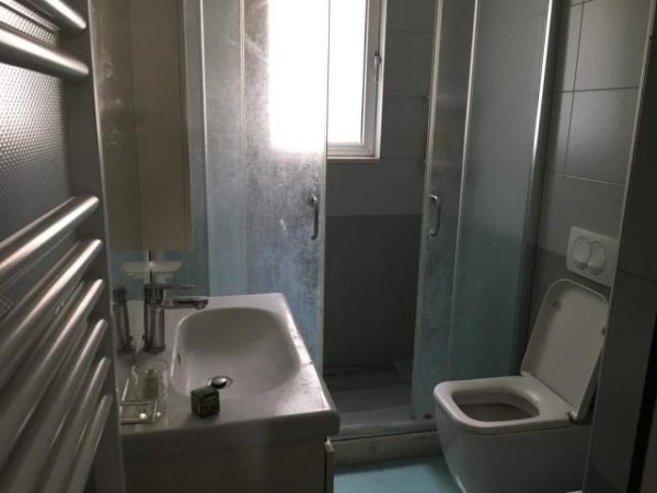 Tirane, jepet me qera apartament 2+1 Kati 5, 80 m² 50.000 Leke (Petro Nini Luarasi)