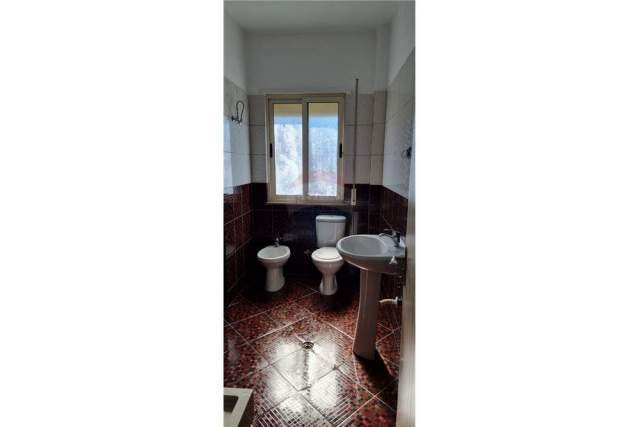 Tirane, jepet me qera apartament 2+1+A+BLK Kati 4, 90 m² 350 Euro (Qesarake)