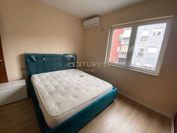 Tirane, jepet me qera apartament 2+1+A Kati 5, 90 m² 480 Euro (Prane Shkolles Osman Myderizi)