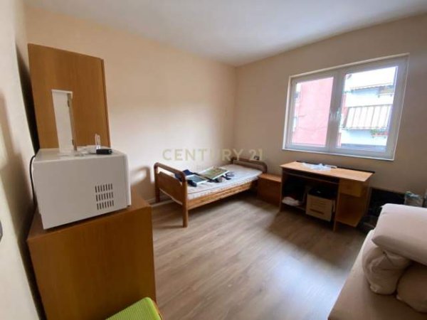 Tirane, jepet me qera apartament 2+1+A Kati 5, 90 m² 480 Euro (Prane Shkolles Osman Myderizi)