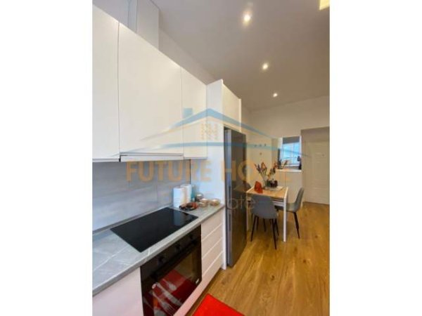 Tirane, jepet me qera apartament Kati 2, 70 m² 700 Euro (Blloku Ambasadave)