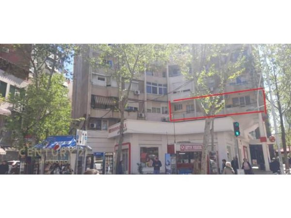 Tirane, jepet me qera zyre Kati 2, 65 m² 650 Euro (Rruga e Barricadave)