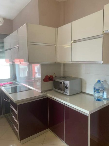 Tirane, jepet me qera apartament 2+1+BLK Kati 4, 100 m² 50.000 Leke (Rrethrrotullimi i Selites)