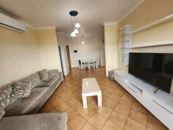 Tirane, jap me qera apartament 2+1+BLK Kati 10, 99 m² 480 Euro (Ish parku)