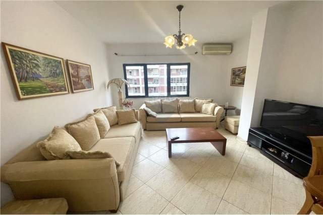 Tirane, jepet me qera apartament 1+1 Kati 7, 75 m² 420 Euro (Bulevardi zogu i pare)