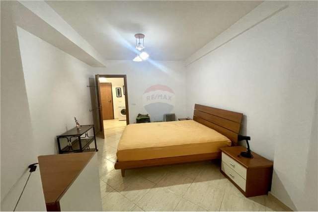 Tirane, jepet me qera apartament 1+1 Kati 7, 75 m² 420 Euro (Bulevardi zogu i pare)