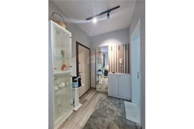 Tirane, jepet me qera apartament 1+1+BLK Kati 2, 110 m² 350 Euro (Spitali Amerikan 3)