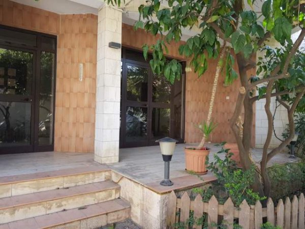 Tirane, jap me qera Vile 930 m² 2.700 Euro (21 Dhjetori)