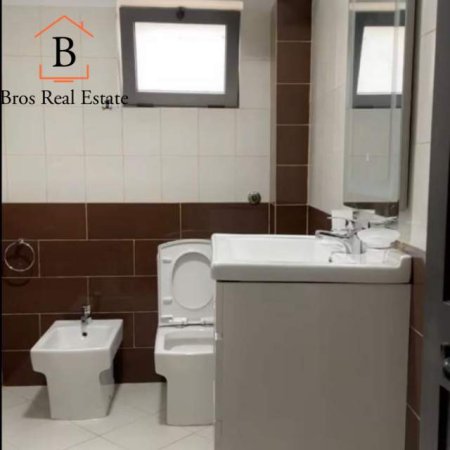 Tirane, jepet me qera apartament 1+1+BLK Kati 3, 55 m² 400 Euro (Prane Brrylit, Blv.Zhan D’Ark)