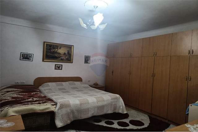 Tirane, shitet apartament 3+1+BLK Kati 2, 100 m²