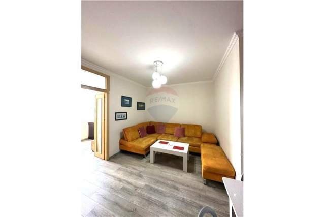 Tirane, jepet me qera apartament 2+1+BLK Kati 7, 81 m² 450 Euro (Kompleksi Kontakt)
