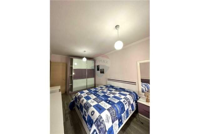 Tirane, jepet me qera apartament 2+1+BLK Kati 7, 81 m² 450 Euro (Kompleksi Kontakt)