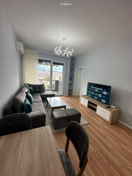 Tirane, jepet me qera apartament 2+1 Kati 7, 75 m² 550 Euro (5 Maji)