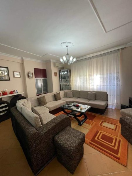 Tirane, jepet me qera apartament 2+1 Kati 2, 100 m² 450 Euro (Don Bosko)