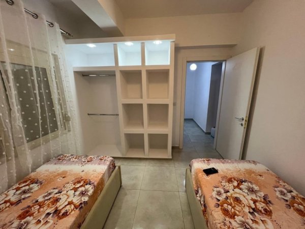 Tirane, jepet me qera apartament 1+1 Kati 1, 75 m² 500 € (SELITE)