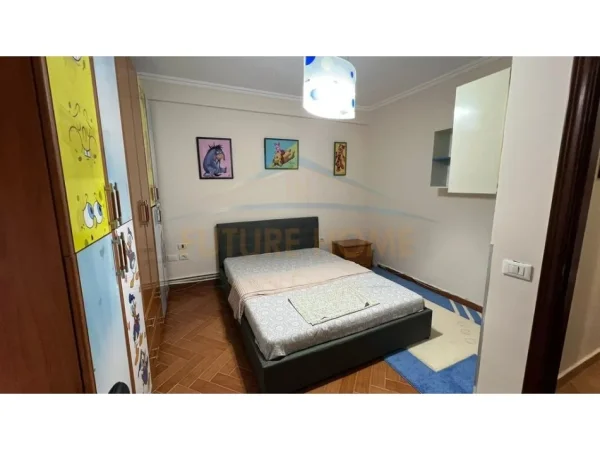 Tirane, shitet apartament 3+1+Ballkon Kati 2, 172 m² 320.000 € (Rruga Siri Kodra)