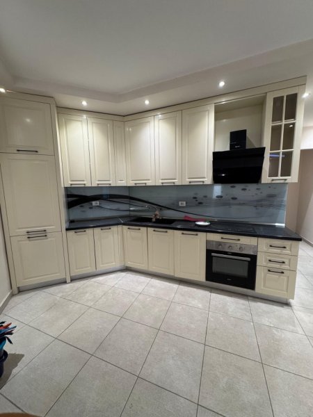 Tirane, shitet apartament 2+1+Ballkon Kati 8, 127 m² 155.000 € (Astir 2+1+2 Ballkone Me Hipoteke I Mobiluar 1220€/m2)