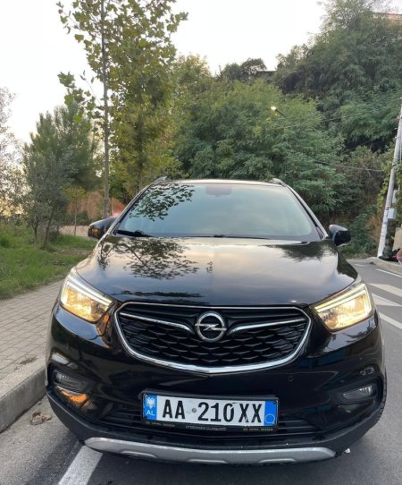 Tirane, shes SUV Opel Mokka X 1.6 Naftë – Automatik | SUV i vitit 2019 Nafte, e zeze automatik Kondicioner 150 km 13.700 €