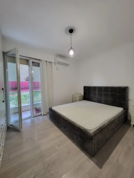 Tirane, jepet me qera apartament 2+1 Kati 2, 75 m² 550 € (kopshti zoologjik)