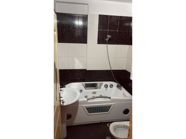 Tirane, jepet me qera apartament 2+1 Kati 6, 79 m² 900 € (Myslym shyri)