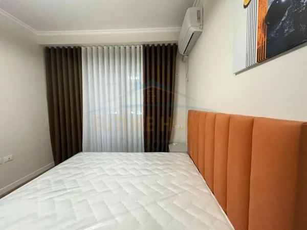 Tirane, shitet apartament 1+1+Ballkon Kati 3, 65 m²