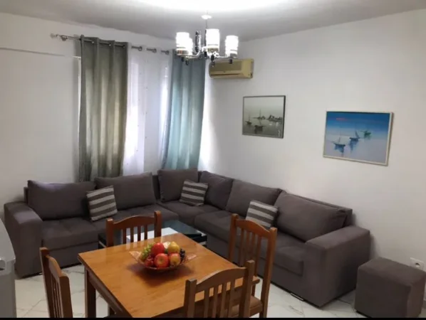 Ne Laprake, jap 1+1 te Mobiluar,  (Kupola Laprake) vetem per familjare ose cift