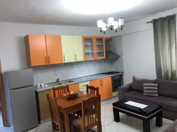 Ne Laprake, jap 1+1 te Mobiluar,  (Kupola Laprake) vetem per familjare ose cift