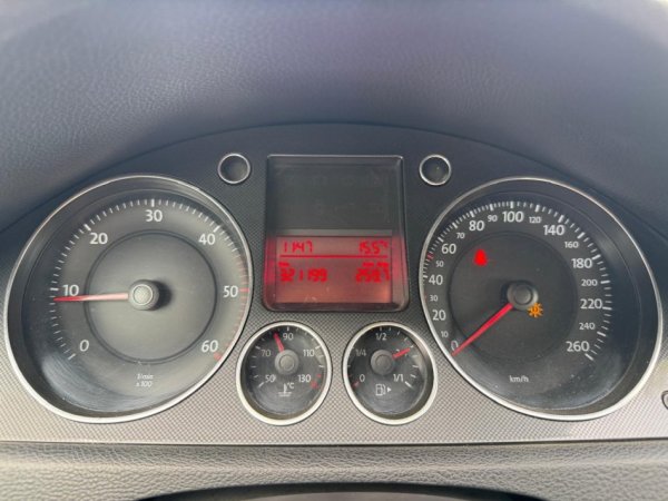 Tirane, shes makine VW passat 2005 Manual Nafte, blu e hapur manuale Klima 320.000 km 3.900 €