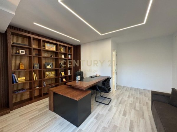Tirane, shitet ambjent biznesi , 145 m² 550.000 € 