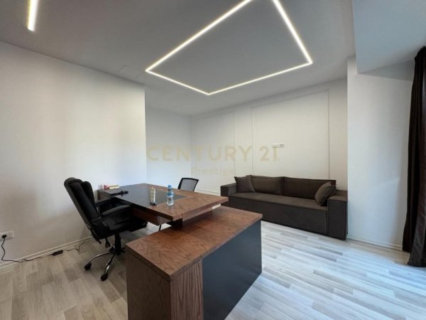 Tirane, shitet ambjent biznesi , 145 m² 550.000 € 