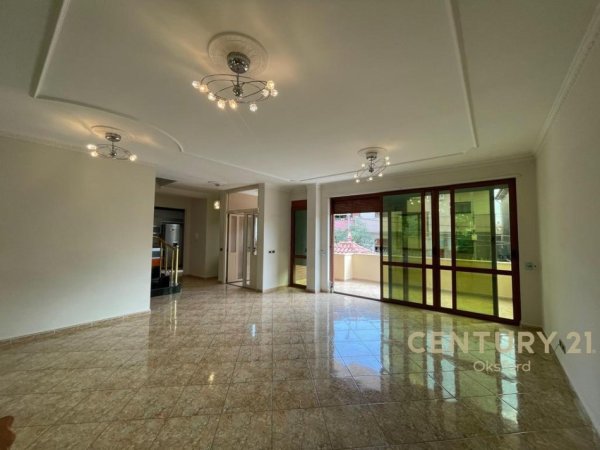 Tirane, jepet me qera Vile 3+1 , 254 m² 1.400 € (Kodra e Priftit)