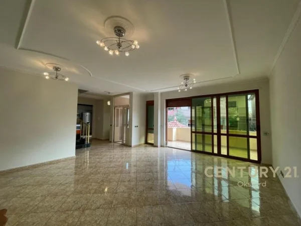 Tirane, jepet me qera Vile 3+1 , 254 m² 1.200 € (Kodra e Priftit)