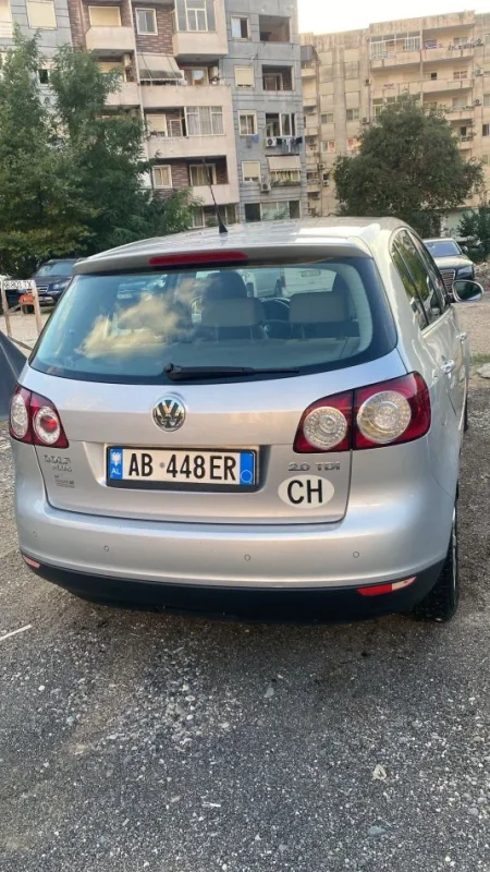 Tirane, shitet makine Golf Plus Nafte, gri e erret manuale Kondicioner 168.000 km 4.500 €