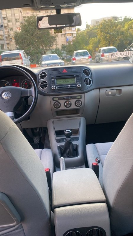 Tirane, shitet makine Golf Plus Nafte, gri e erret manuale Kondicioner 168.000 km 4.500 €