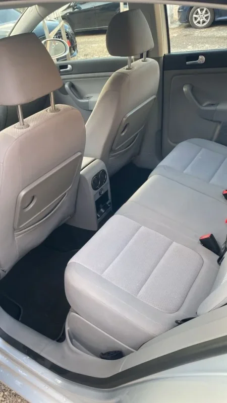 Tirane, shitet makine Golf Plus Nafte, gri e erret manuale Kondicioner 168.000 km 4.500 €