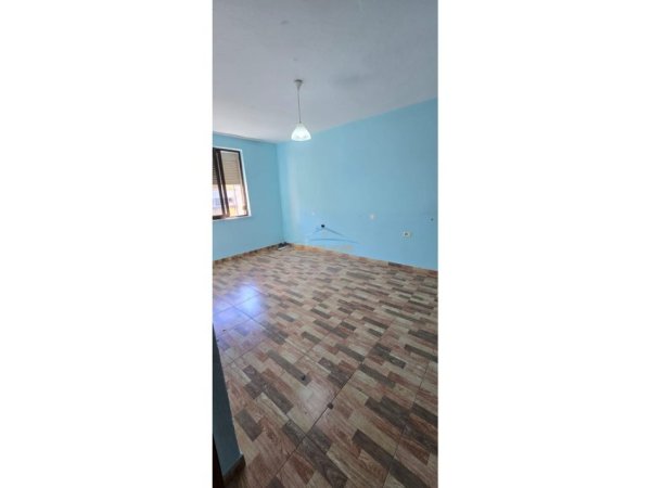 Tirane, shitet apartament 1+1 Kati 4, 58 m² 125.000 € (RRUGA E KAVAJES)