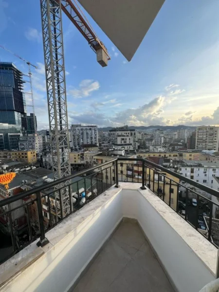 Tirane, jepet me qera apartament 2+1 Kati 9, 125 m² 1.200 € (Rruga durresit)