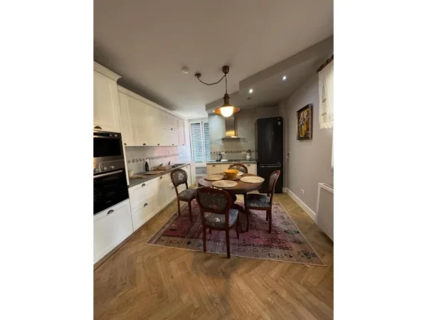 Tirane, shitet apartament 2+1+Ballkon Kati 3, 160 m² 650.000 € (STADIUMI AIR ALBANIA)