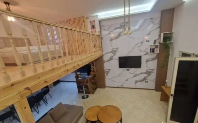 Tirane, jepet me qera apartament duplex 2+1 Kati 1, 75 m² 500 € (Fondacioni Eleonor)