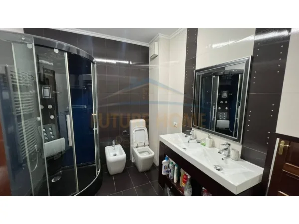 Tirane, shitet apartament 3+1+Ballkon Kati 2, 172 m² 320.000 € (SIRI KODRA)