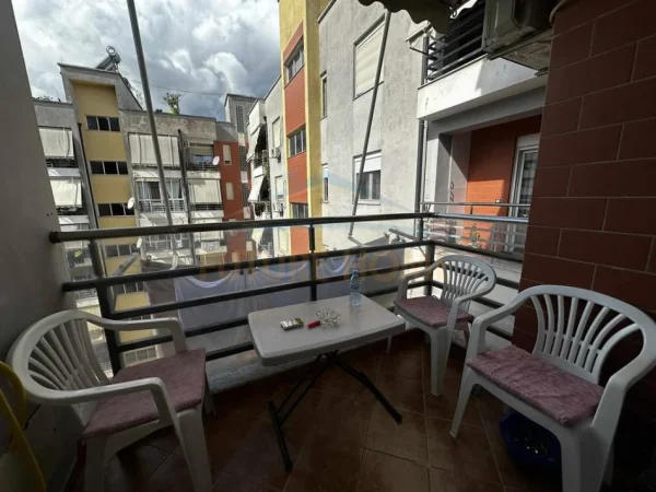 Tirane, shitet apartament 2+1+Ballkon Kati 7, 107 m² 165.000 € (UNAZA E RE)